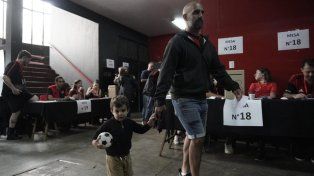 Elecciones en Newellls: votaron los cuatro candidatos a presidente, seguí el minuto a minuto en La Capital