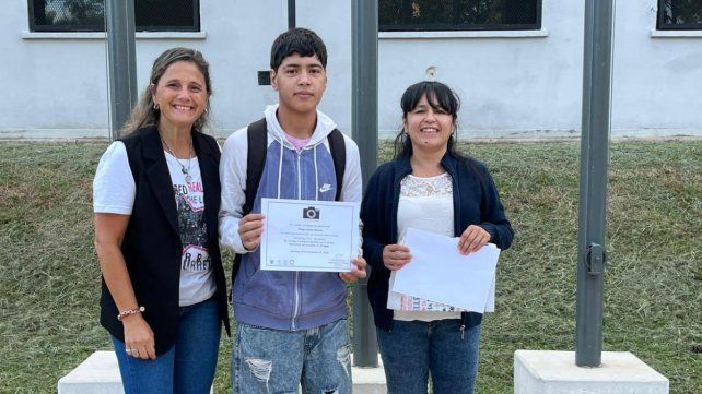 Recibieron su premio en la escuela de la UNER.