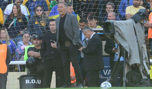 Miguel Ángel Russo llevó a Central otra vez a la victoria. El canalla le ganó a Newells con gol de Malcorra.