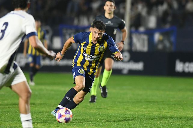 Gaspar Duarte no tuvo un buen inicio de temporada, ya que sufrió un desgarro frente a Aldosivi.