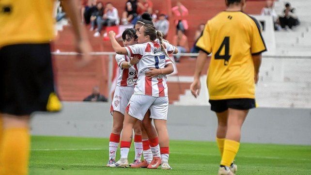 Las chicas de Unión siguen imparables y ahora despacharon a Comunicaciones en Santa Fe
