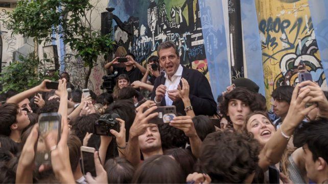 Cierre de campaña: Sergio Massa se reunió con estudiantes