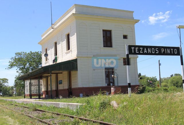 La Estación de tren usurpada.    Foto UNO/Juan Ignacio Pereira