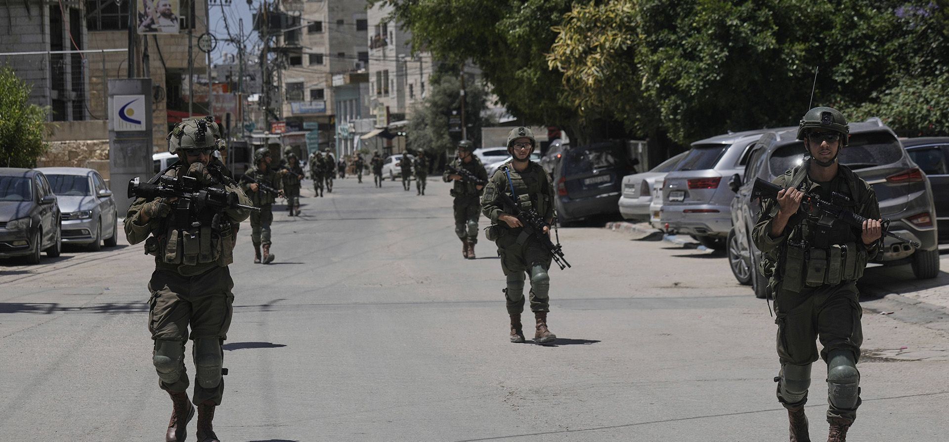 Soldados israelíes desplegados en Tulkarem, Cisjordania, antes de las demoliciones de viviendas planificadas por las fuerzas de seguridad israelíes el martes 6 de mayo de 2025. (Foto AP/Majdi Mohammed) Soldados israelíes desplegados en Tulkarem, Cisjordania, antes de las demoliciones de viviendas planificadas por las fuerzas de seguridad israelíes el martes 6 de mayo de 2025. (Foto AP/Majdi Mohammed)