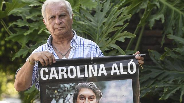 Edgardo Aló con una imagen de Carolina.&nbsp;