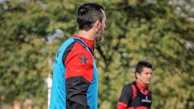 Minella espera por el Pulga Rodríguez y Bernardi en Colón
