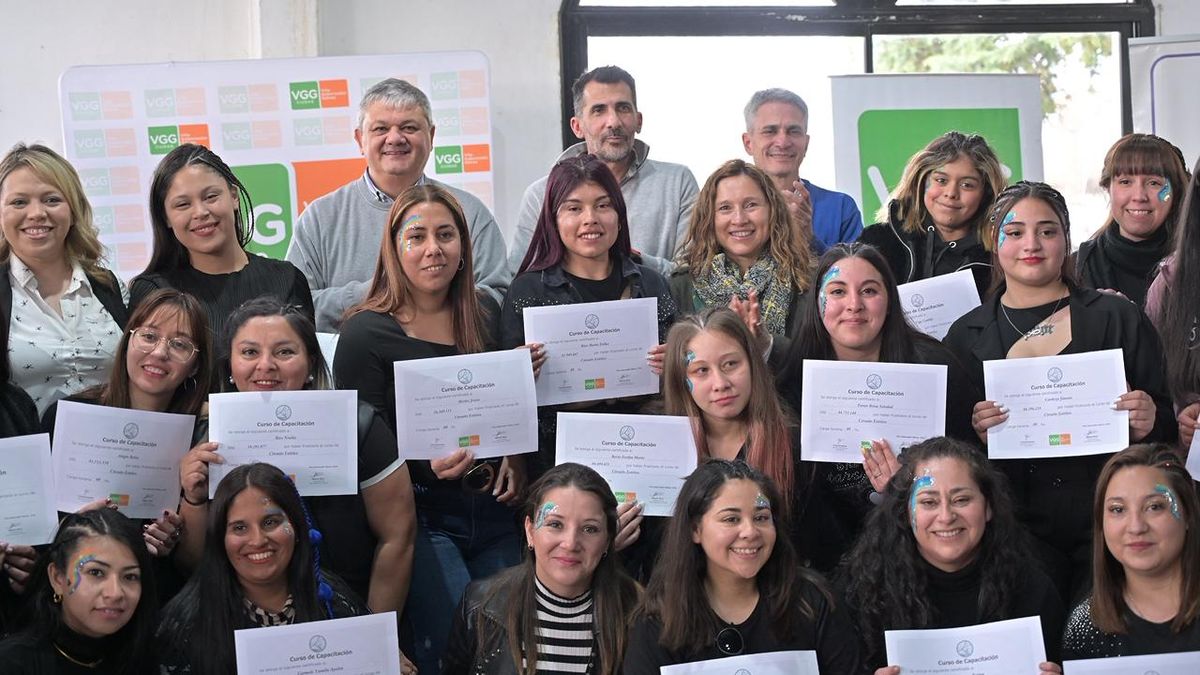 Más de 300 villagalvenses completaron los cursos municipales de capacitación en oficios