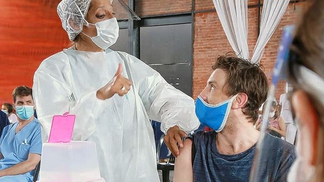 Según la secretaria de Acceso a la Salud Carla Vizzotti se acordó distribuir esta semana 153.450 dosis restantes en más de 30 puntos de las 24 jurisdicciones con un sistema de seguimiento en tiempo real y monitoreo.