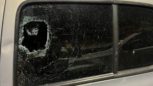 Agredieron a piedrazos a hinchas de Rosario Central.