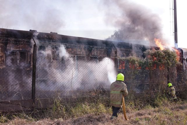 Nuevo incendio intencional en vagones del ferrocarril