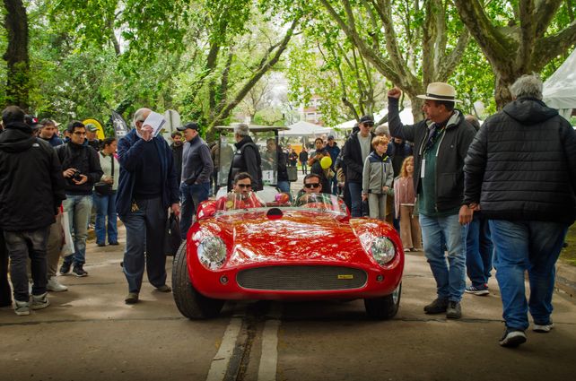 La delegación de la Escudería Santafesina de Automóviles Antiguos trasladó ocho vehículos a San Isidro y volvió con el máximo premio de su categoría.&nbsp;