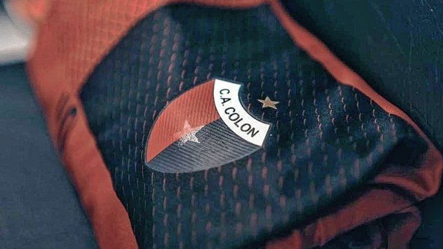 Colón presentaría su nueva indumentaria el domingo contra Estudiantes en la ciudad de Río Cuarto.