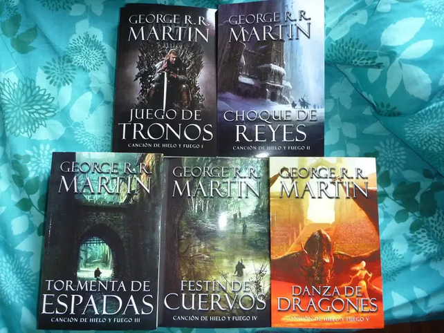 Los cinco libros de la saga 