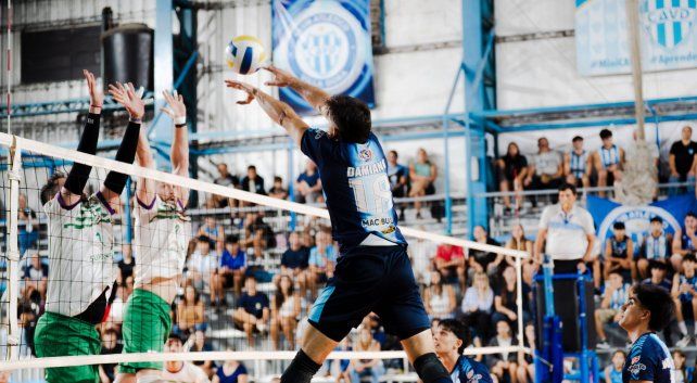 Villa Dora no pudo con Ferro Carril Oeste y cayó en el tie break.