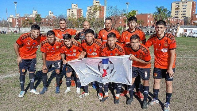 Las Flores derrotó a Belgrano en Coronda y es puntero del ascenso liguista. Las Flores derrotó a Belgrano en Coronda y es puntero del ascenso liguista.