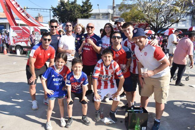 Unión-Independiente: el 15 de Abril vivió otra tarde de fútbol a pleno