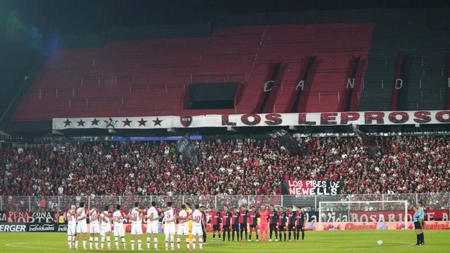 La dirigencia de Newells no sólo piensa en terminar la bandeja alta sino en un nuevo polideportivo.