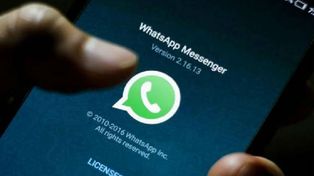 Develan lo que significa el reloj que aparece en la foto de perfil de WhatsApp