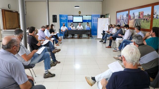 Reunión. El ministro Costamagna presidió la reunión de la Comisión Provincial de Emergencia Agropecuaria.