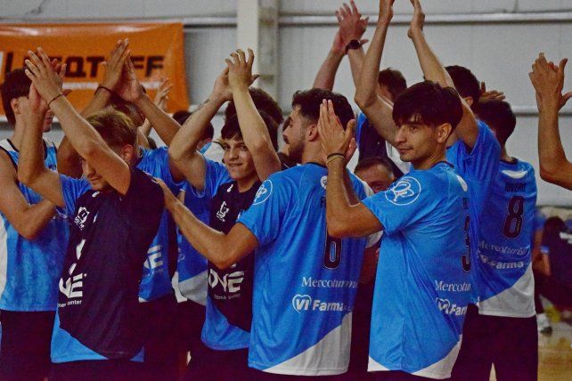 Rowing retrocedió tres casilleros en la Zona A.