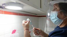 La vacuna de Moderna consta de dos dosis para llegar al 94% de eficacia contra el coronavirus. La vacuna de Moderna consta de dos dosis para llegar al 94% de eficacia contra el coronavirus.