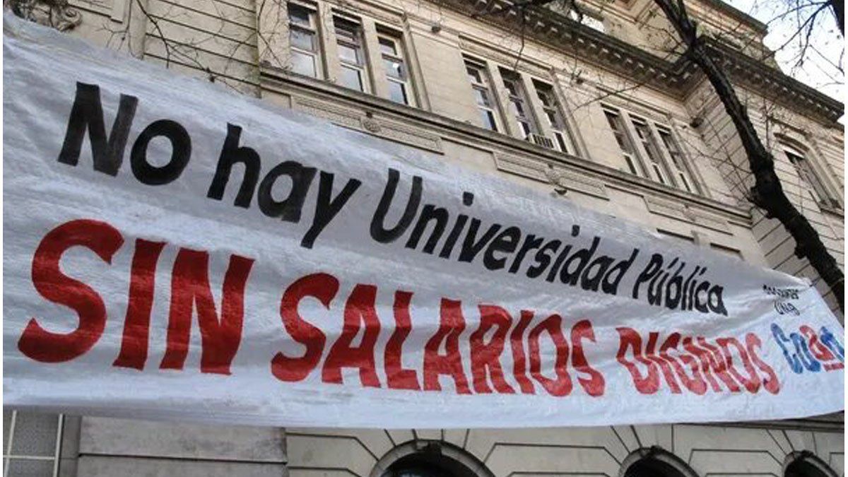Docentes universitarios anunciaron un paro nacional