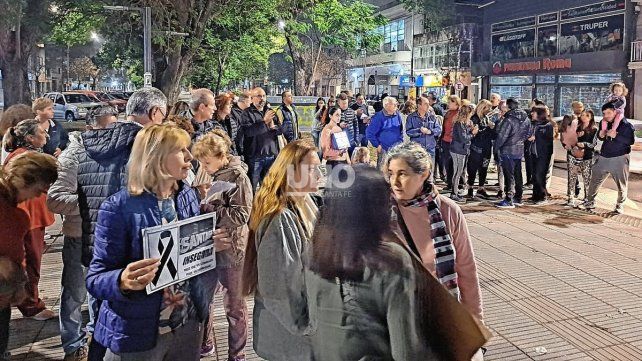Barrio Roma: vecinos de República del Oeste se manifestaron para pedir por el traslado de la bailanta Barrio Roma: vecinos de República del Oeste se manifestaron para pedir por el traslado de la bailanta