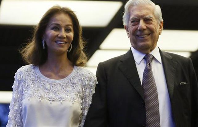 Cumpleaños. Vargas Llosa y su pareja