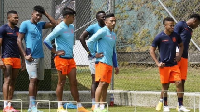 La selección de Ecuador entrenó en el predio de San Lorenzo. Es el rival de Argentina el jueves.