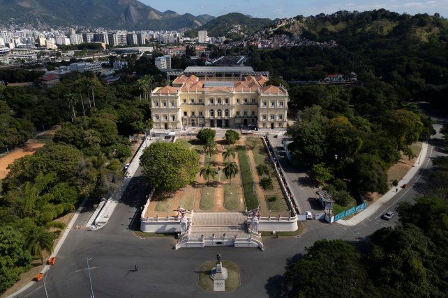 Reabre el Museo Nacional de Brasil siete años después de un devastador incendio
