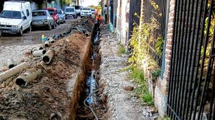 Barrio Pancho Ramírez: renuevan tramo de la red de cloacas