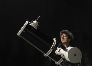 El astrónomo de Funes que sueña con descubrir un cometa y que ya tuvo una conexión extraterrestre