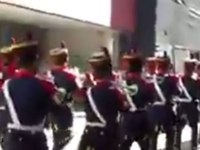 Video: los Granaderos y el Brasil, decime qué se siente