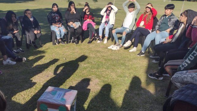 La escuela Pablo del Tarso y la de oficios Enrique Angelelli funcionan en barrio Anacleto Medina de Paraná. Cuentan con sólo 30 socios y la cuota es a voluntad