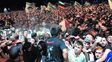 Ricoteros. Los seguidores del Indio Solari desbordaron La Colmena.
