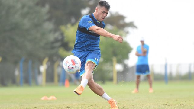 Facundo Almada es la principal alternativa para el lateral derecho. Allí jugo ante Argentinos Juniors.
