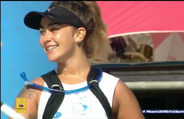 Juliette sonríe luego de llegar a la meta en Rosario.&nbsp;