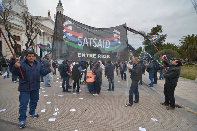 Trabajadores de televisión se movilizaron por un 42% de aumento