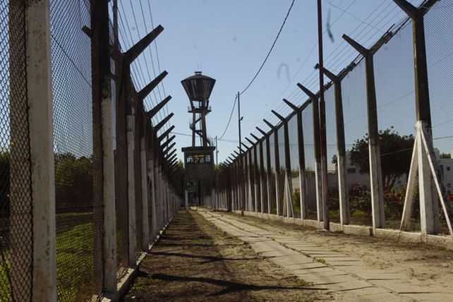 Cárcel de Las Flores: apuñalan a un joven en el pabellón juvenil