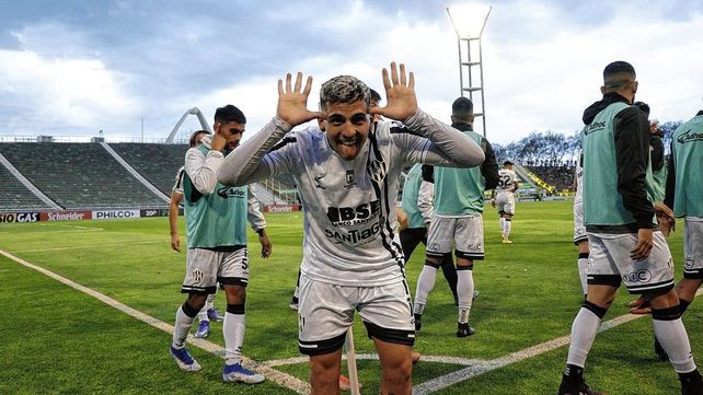 Central Córdoba goleó como visitante 3-0 a Aldosivi