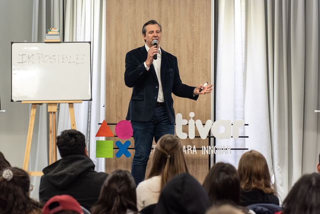 Bahl en la charla final: Hablemos sobre liderazgo.&nbsp;