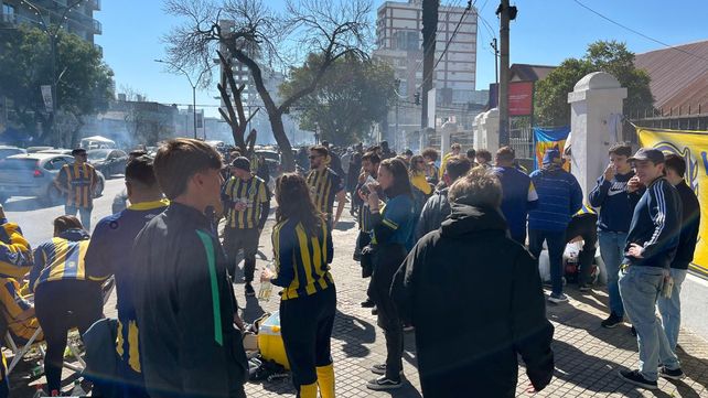 Los hinchas de Central le ponen color a la previa del clásico rosarino.
