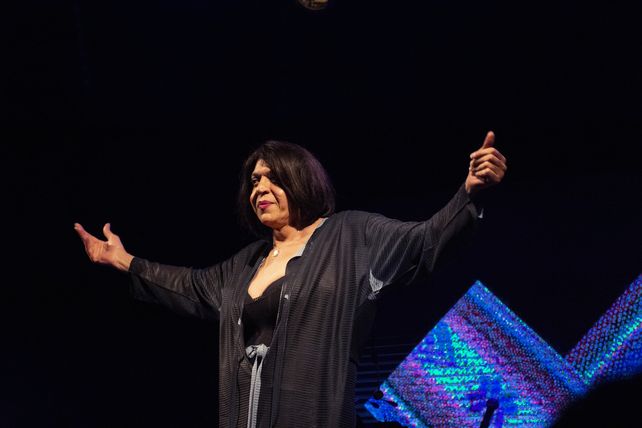 Marlene Wayar en una ceremonia demorada por la pandemia