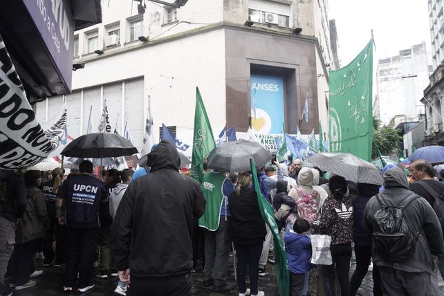 Protesta contra despidos. Un a foto que vuelve a ser habitual en el marco de la actual política económica.