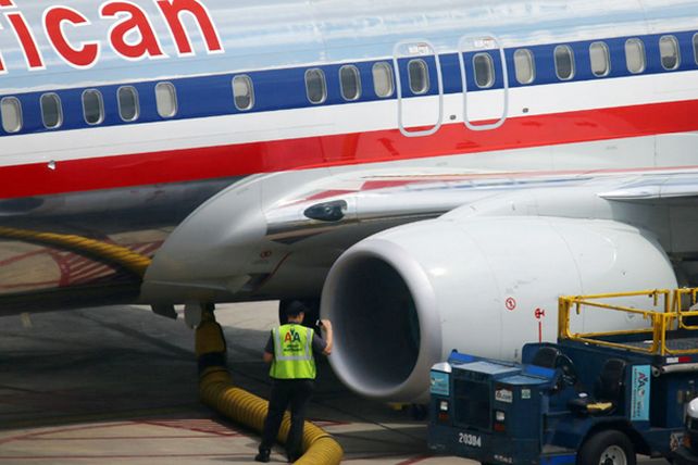 Un avión que partió de Capital a Miami tuvo que aterrizar de emergencia en Bogotá