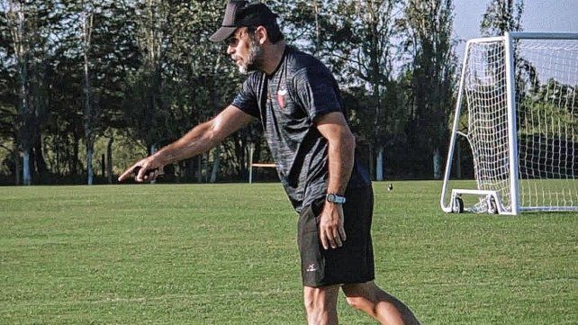 Yllana apuesta por la base en Colón para intentar cortar la malaria con Defensores de Belgrano