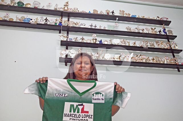 Identificada. Susana lleva en la piel los colores verde y blanco de la entidad.