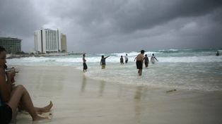 La tormenta tropical Dolly amenaza con convertirse en hurac&aacute;n y azotar el sur de Texas