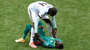Amadou Onana nació en Senegal pero juega para Bélgica. Eso explica su empatía con los futbolistas a los que su selección eliminó del Mundial.