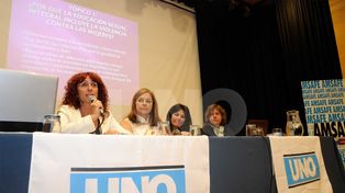 Noviazgos violentos, el tema que convocó a l@s lector@s del UNO